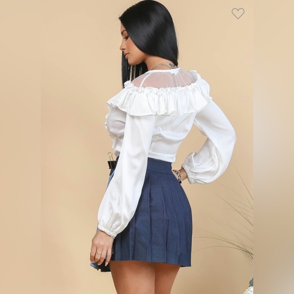 Ruffled V Neck Elastic Puff Sleeves Blouse - Picture 5 of 10